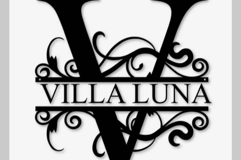 Villa Cheerfull 4/bed/ 3 Bath / Pool / Location North Naples