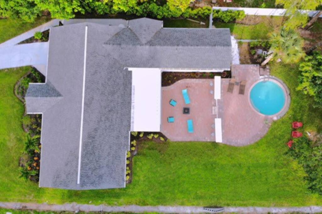 Cheerfull 4/bed/ 3 Bath / Pool / Location North Naples
